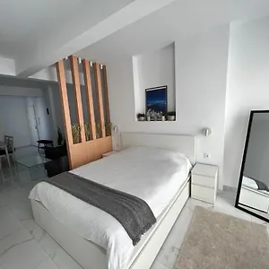 Apartment Modern 1-bedroom In The Center, Thessaloniki